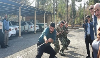 اجرای مسابقات طناب کشی