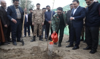 اجرای پویش «درخت دوستی بنشانیم» در محل سپاه استان قم قدمی در جهت فرهنگسازی این امر خیر است