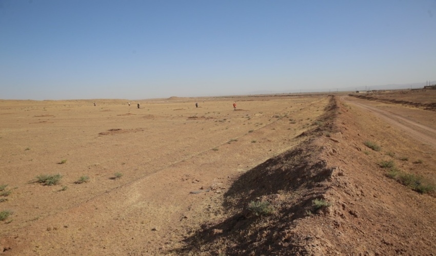 بازدید معاون دفتر بیابان سازمان منابع طبیعی کشور از کانون‌های بیابانی استان قم 