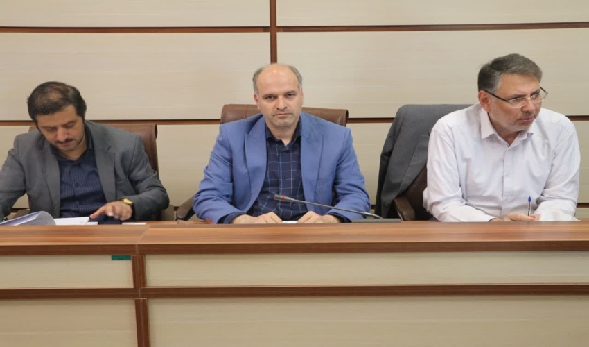 دو دستگاه نیسان حامل چوب های قاچاق 