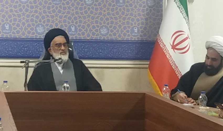 نماینده ی ولی فقیه در استان قم و امام جمعه شهر قم 