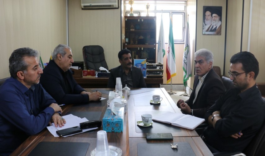 مشارکت همه ی مردم و بخش های مختلف ادارات منابع طبیعی در اجرای طرح مردمی کاشت یک میلیارد درخت