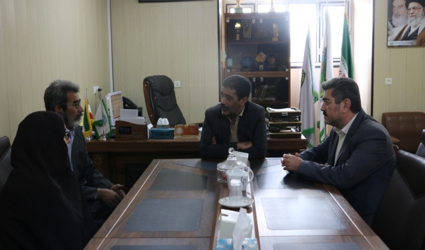 همزمان با دوشنبه های مردمی مدیرکل منابع طبیعی و آبخیزداری استان قم 