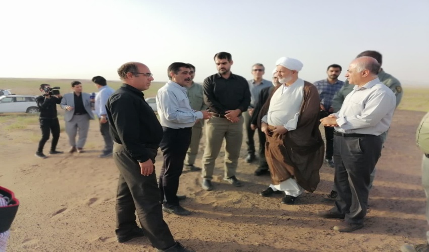 بازدید نمایندگان مجلس دوازدهم از کانون های گرد و غبار استان قم