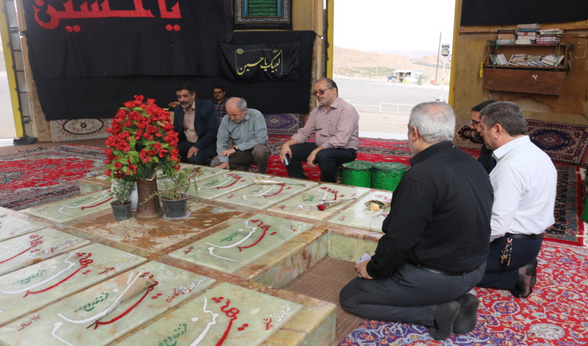 غبارروبی مزار شهدای گمنام در آستانه ی هفته ی دولت