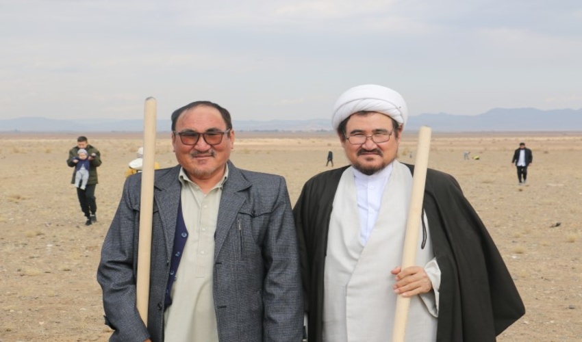 گزارش تصویری/پویش نهال کاری خانوادگی طلاب غیرایرانی