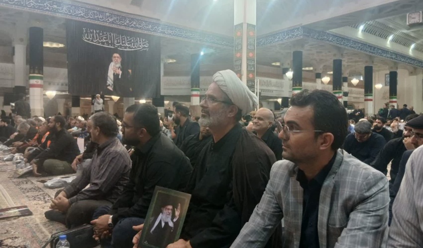 با حضور مسئولان استانی و با مشارکت قوای سه‌گانه؛ آئین بزرگداشت «رهبر شهید ایران» در حرم مطهر حضرت فاطمه معصومه(س) برگزار شد